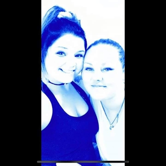 Meet your Posher, Amanda - Picture 1 of 1